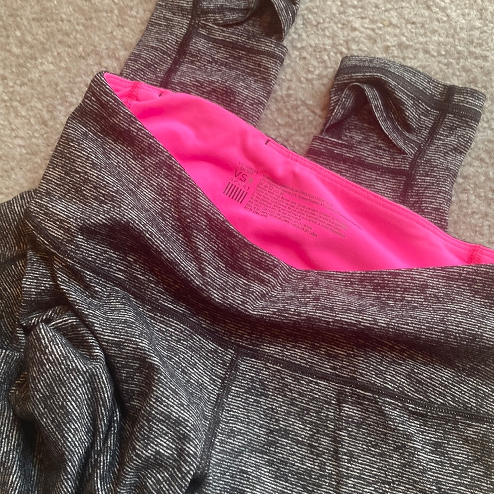 Victoria’s Secret sport xs Black leggings with stirrup